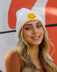 SMILEY FACE RIBBED BEANIE