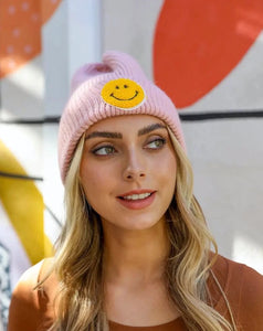 SMILEY FACE RIBBED BEANIE