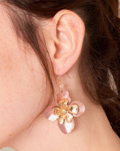 Load image into Gallery viewer, BLUSH FLORAL METAL EARRINGS