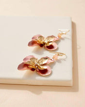 Load image into Gallery viewer, BLUSH FLORAL METAL EARRINGS