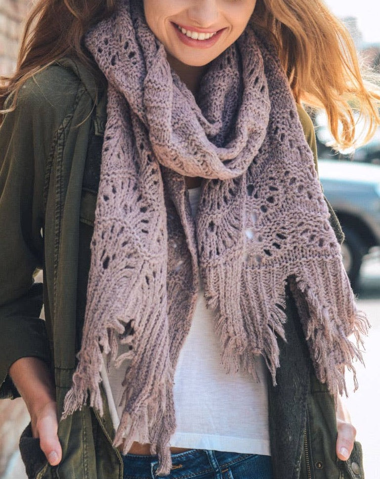 FEATHER KNIT SCARF