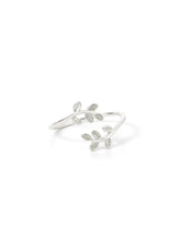 Load image into Gallery viewer, DAINTY LEAF RING